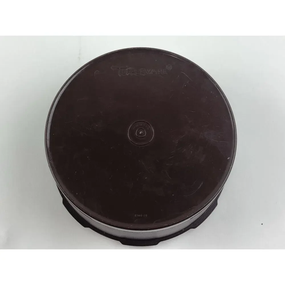 Tupperware Brown 8